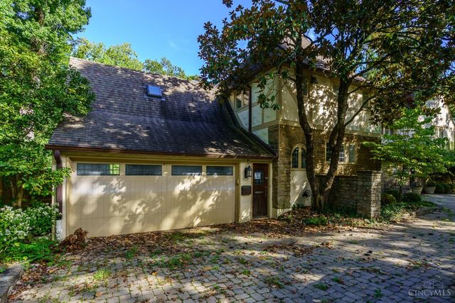 14 Garden Place, Cincinnati, OH 45208