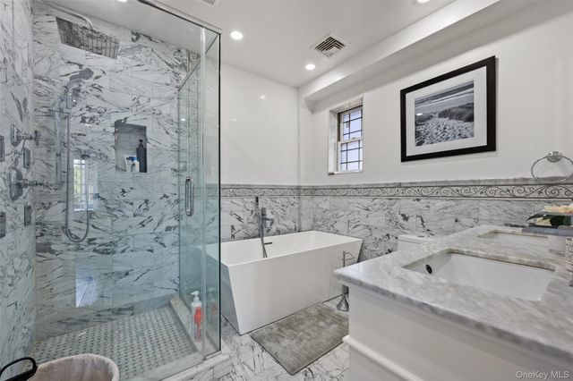 2063 Narragansett Avenue 2, Bronx, NY 10461