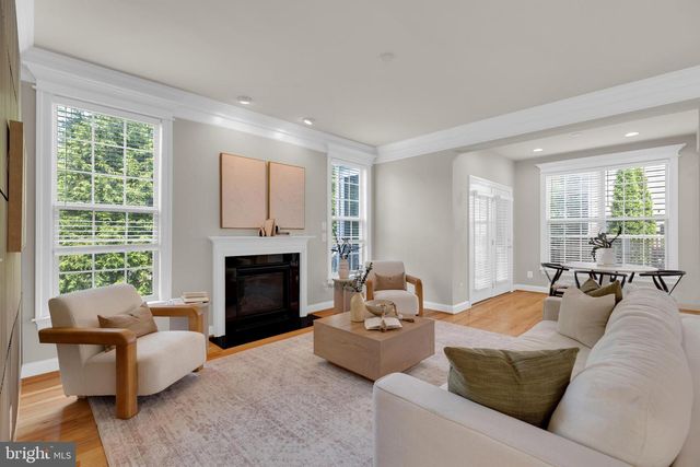 42706 CHISHOLM, Ashburn, VA 20148