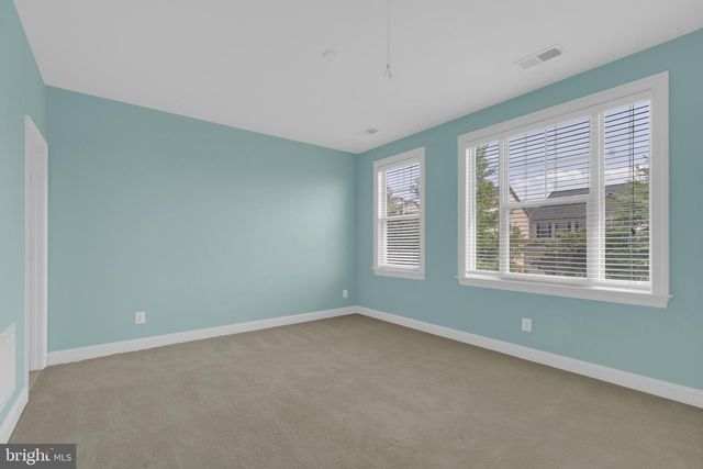 42706 CHISHOLM, Ashburn, VA 20148