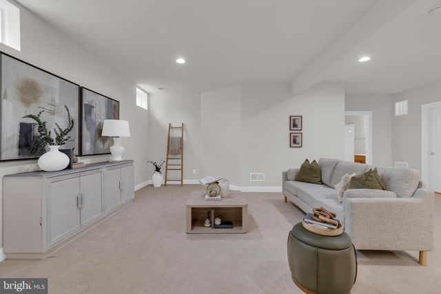 42706 CHISHOLM, Ashburn, VA 20148