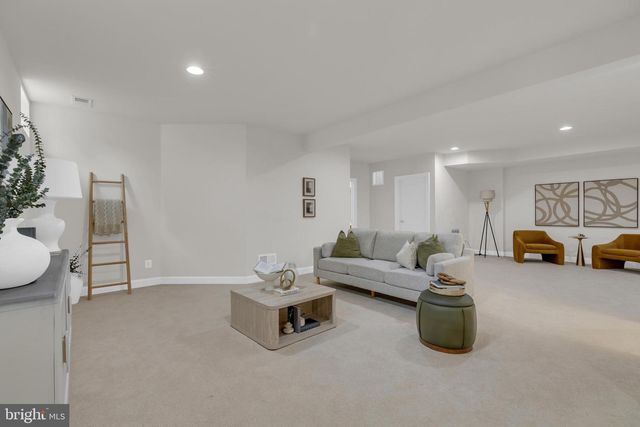 42706 CHISHOLM, Ashburn, VA 20148