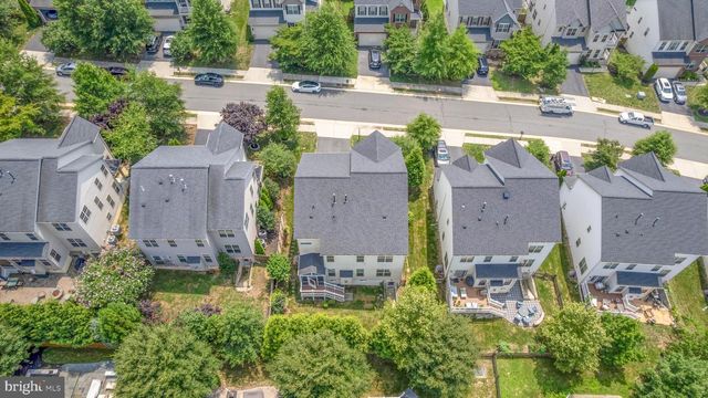 42706 CHISHOLM, Ashburn, VA 20148