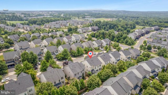 42706 CHISHOLM, Ashburn, VA 20148