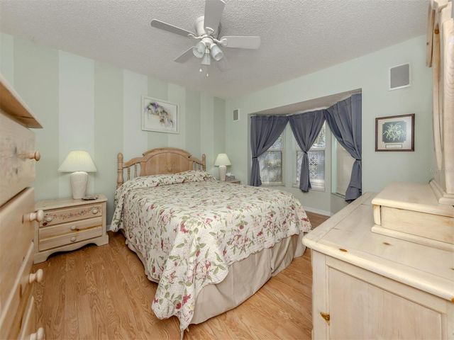 561 CLUBSIDE CIRCLE 58, Venice, FL 34293