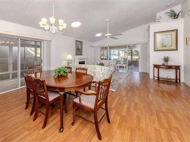 561 CLUBSIDE CIRCLE 58, Venice, FL 34293