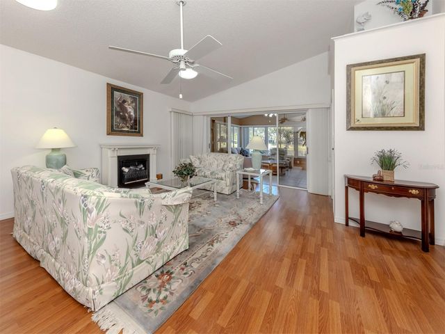 561 CLUBSIDE CIRCLE 58, Venice, FL 34293