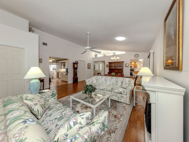 561 CLUBSIDE CIRCLE 58, Venice, FL 34293