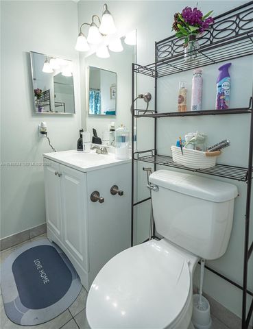 15235 SW 64th Ter 9-35, Miami, FL 33193