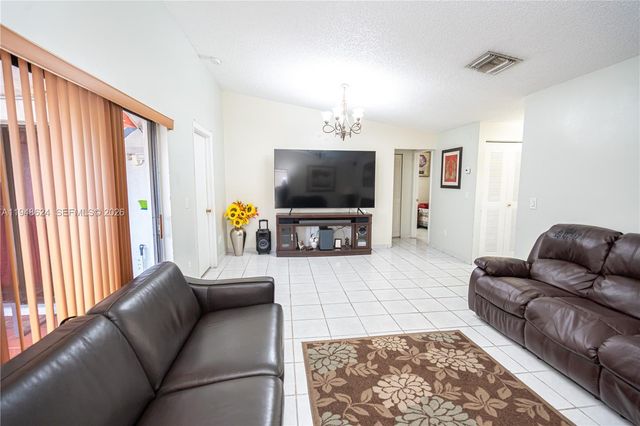 15235 SW 64th Ter 9-35, Miami, FL 33193