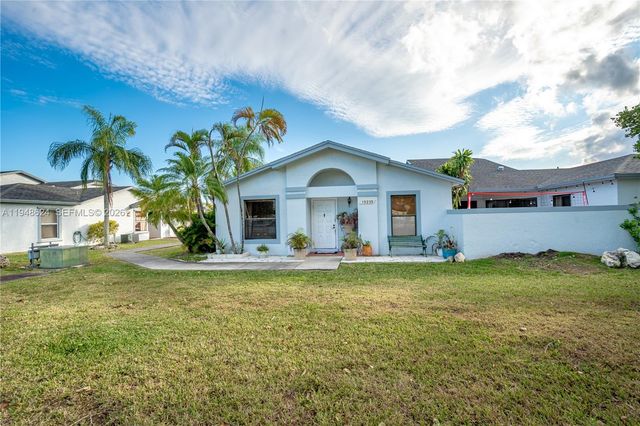 15235 SW 64th Ter 9-35, Miami, FL 33193