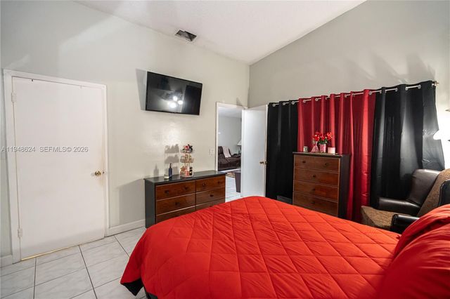 15235 SW 64th Ter 9-35, Miami, FL 33193