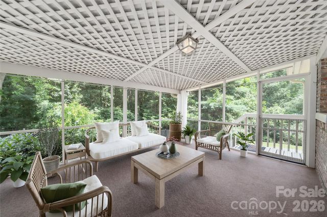 15 Carriage Court, Hendersonville, NC 28791
