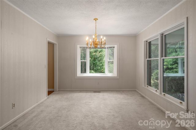 15 Carriage Court, Hendersonville, NC 28791