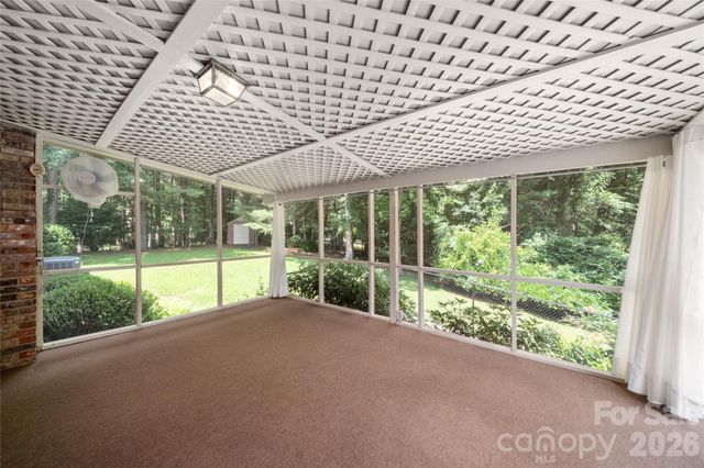 15 Carriage Court, Hendersonville, NC 28791