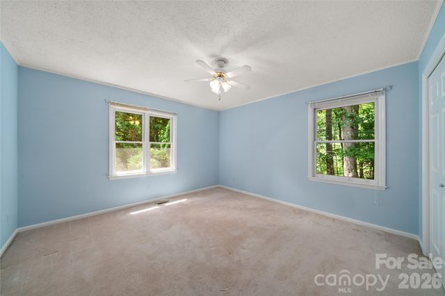 15 Carriage Court, Hendersonville, NC 28791