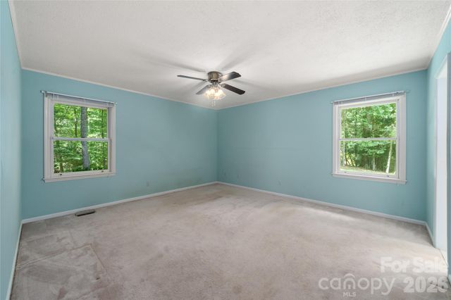 15 Carriage Court, Hendersonville, NC 28791