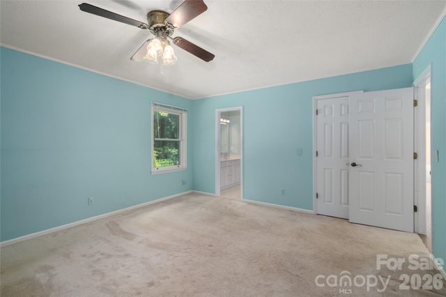 15 Carriage Court, Hendersonville, NC 28791