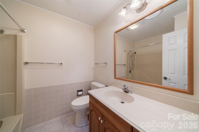 15 Carriage Court, Hendersonville, NC 28791