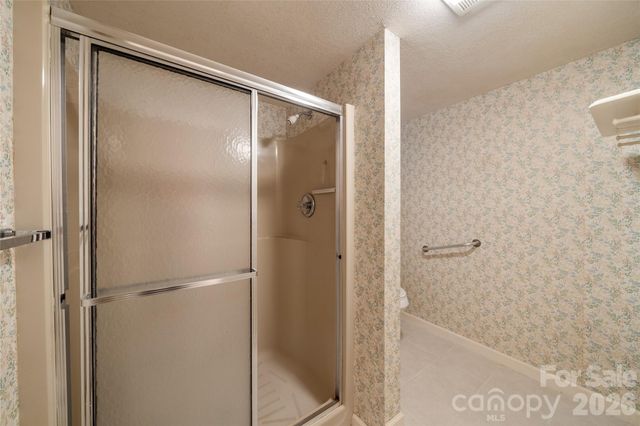 15 Carriage Court, Hendersonville, NC 28791
