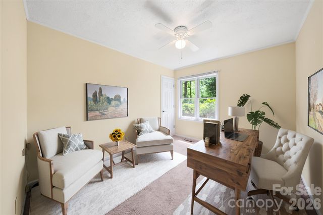 15 Carriage Court, Hendersonville, NC 28791