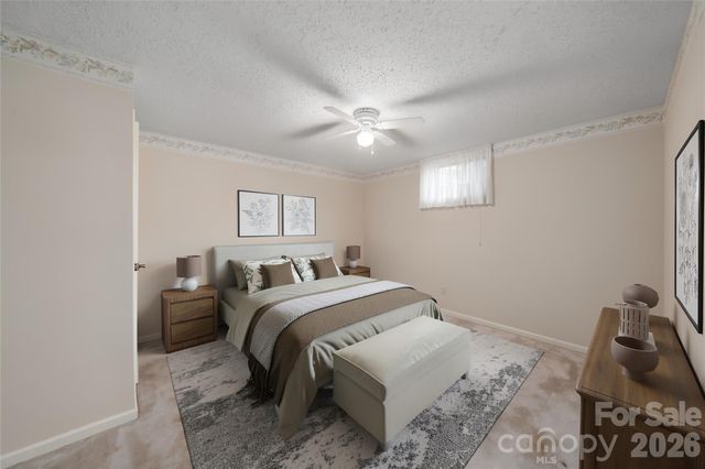 15 Carriage Court, Hendersonville, NC 28791