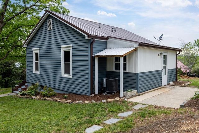 837 FABER AVE, Waynesboro, VA 22980