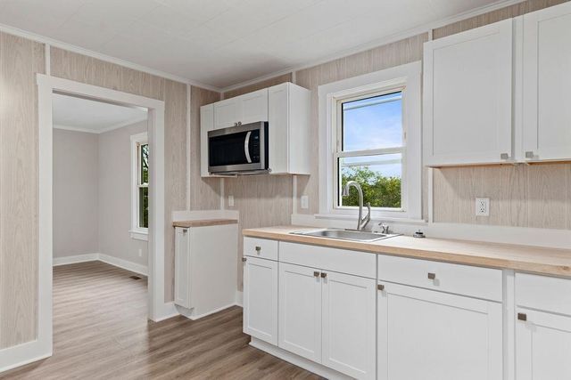 837 FABER AVE, Waynesboro, VA 22980