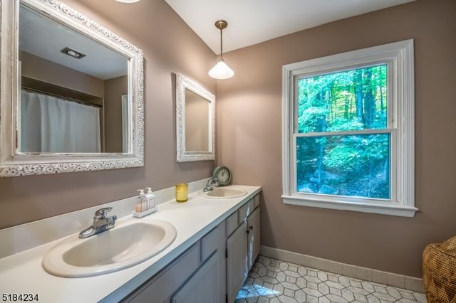 30 Cardinal Rd, Allamuchy Twp., NJ 07840