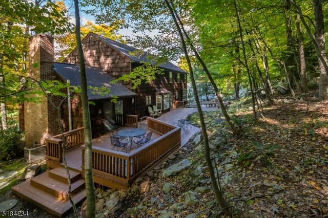 30 Cardinal Rd, Allamuchy Twp., NJ 07840