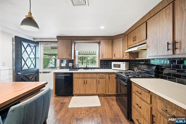 80 Highland Avenue, Emerson, NJ 07630