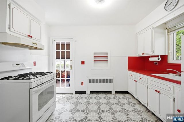 80 Highland Avenue, Emerson, NJ 07630