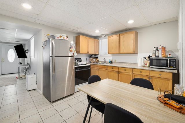 156 Yeoman Avenue, Cranston, RI 02920