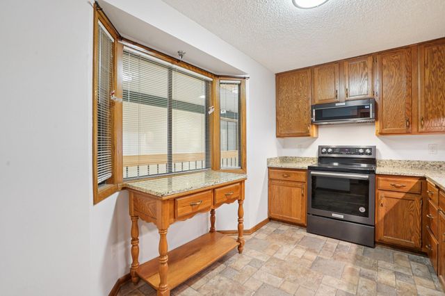 4035 Victoria Street N 212, Shoreview, MN 55126