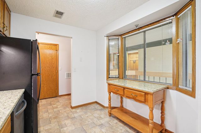 4035 Victoria Street N 212, Shoreview, MN 55126