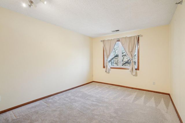 4035 Victoria Street N 212, Shoreview, MN 55126