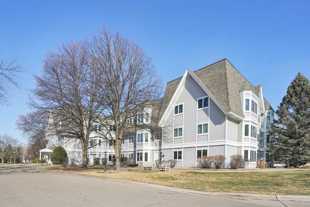 4035 Victoria Street N 212, Shoreview, MN 55126