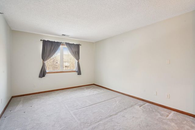 4035 Victoria Street N 212, Shoreview, MN 55126