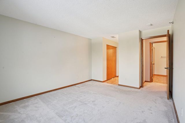 4035 Victoria Street N 212, Shoreview, MN 55126