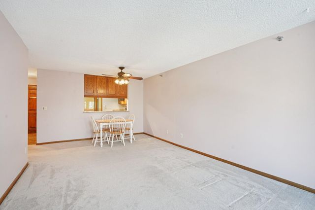 4035 Victoria Street N 212, Shoreview, MN 55126