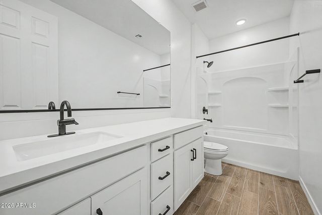 2405 E Dolcetto Drive, San Tan Valley, AZ 85143