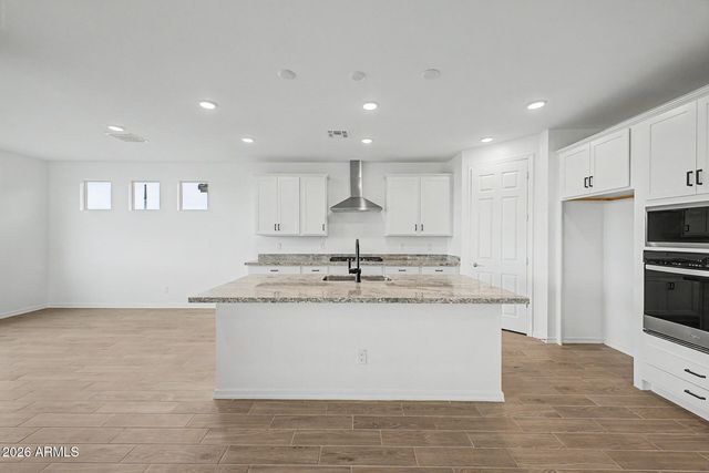 2405 E Dolcetto Drive, San Tan Valley, AZ 85143