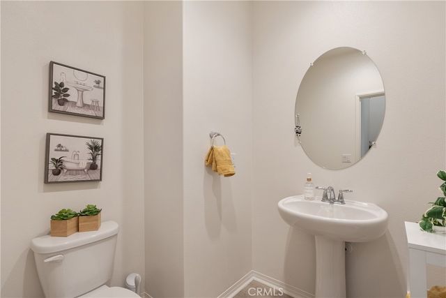 7194 Crescrendo Lane, Fontana, CA 92336