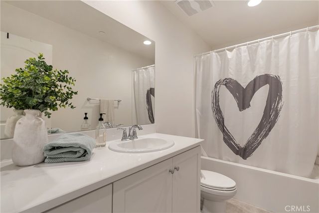 7194 Crescrendo Lane, Fontana, CA 92336