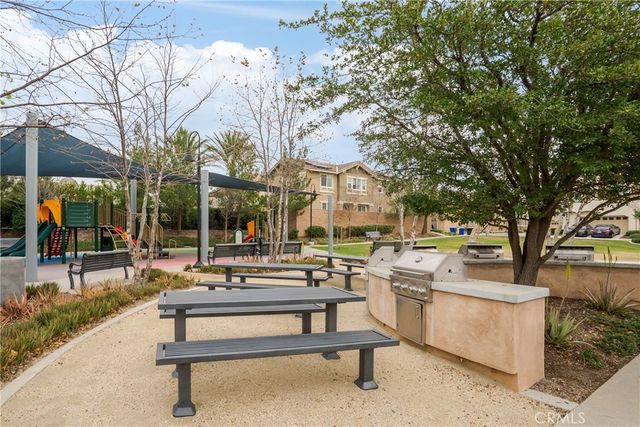 7194 Crescrendo Lane, Fontana, CA 92336