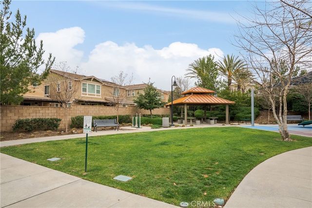 7194 Crescrendo Lane, Fontana, CA 92336