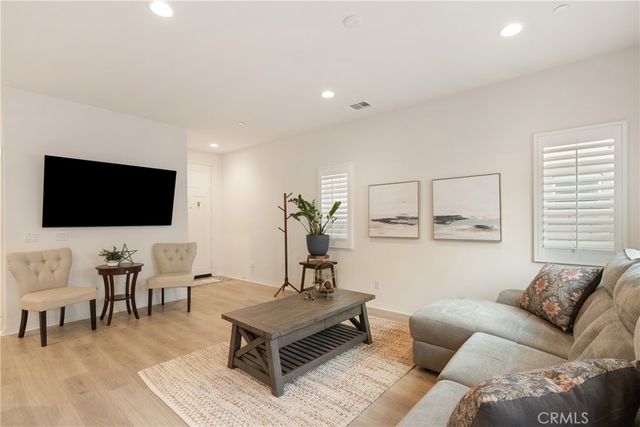 7194 Crescrendo Lane, Fontana, CA 92336