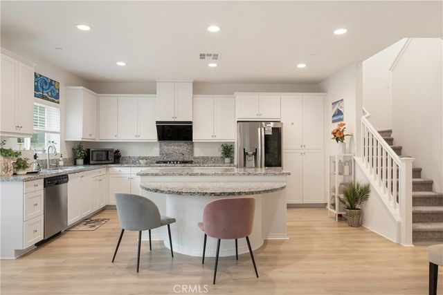 7194 Crescrendo Lane, Fontana, CA 92336