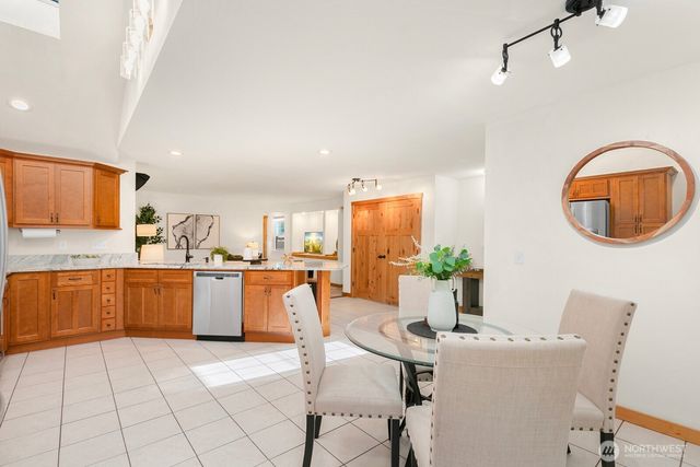 2482 NE 183rd Lane, Shoreline, WA 98155