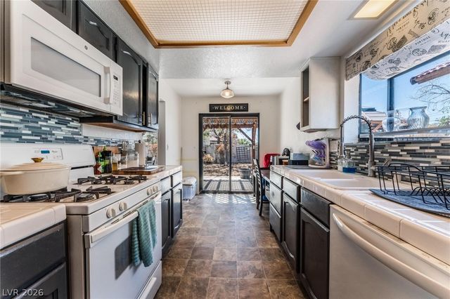 6673 Pleasant Plains Way, Las Vegas, NV 89108